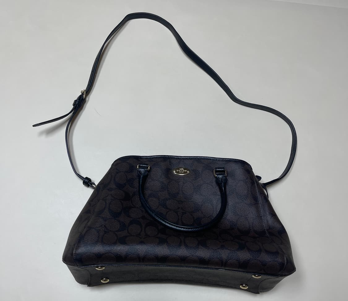 코치 모노그램 토트 크로스백 상품이미지1