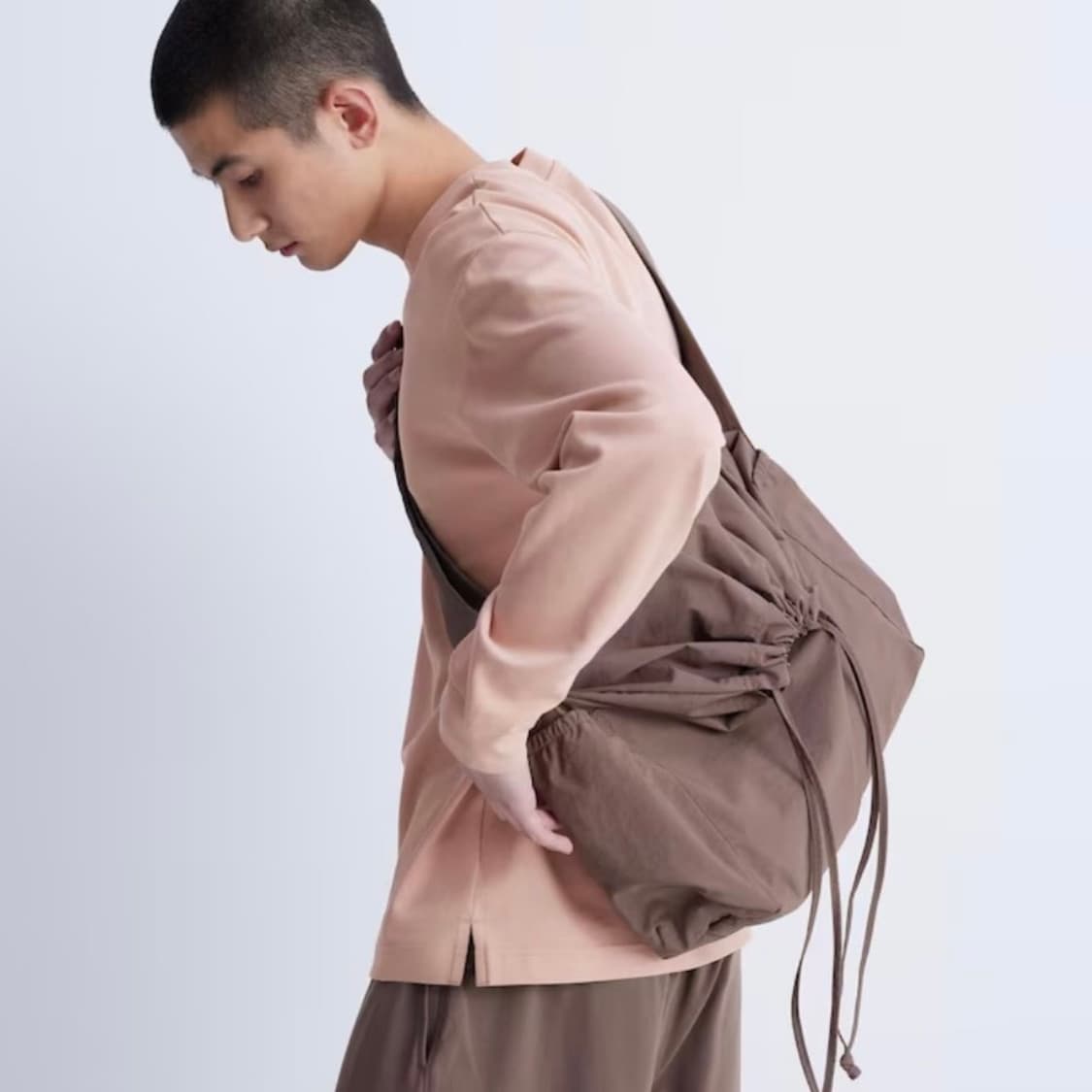 유니클로 드로우 스트링 백 아이보리 상품이미지2