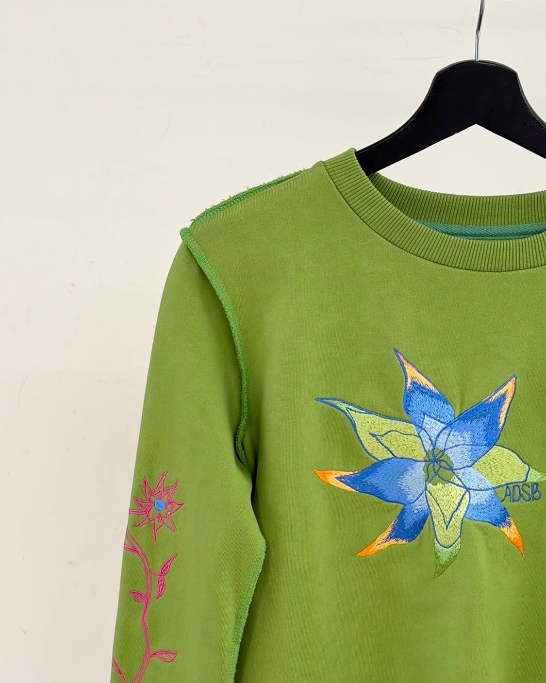 앤더슨벨 그린 크레이지 플라워 크롭 긴팔 티셔츠  상품이미지2