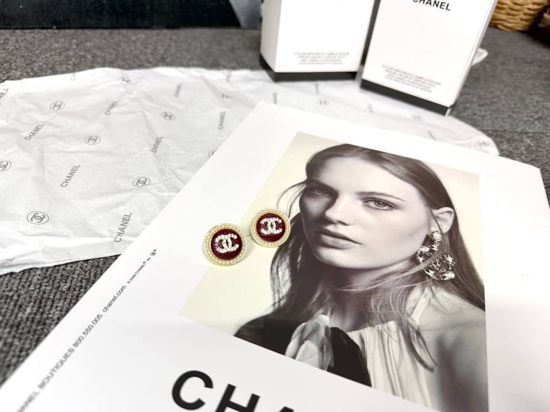 샤넬 CC 포인트 크리스탈 레드 이어링 상품이미지7