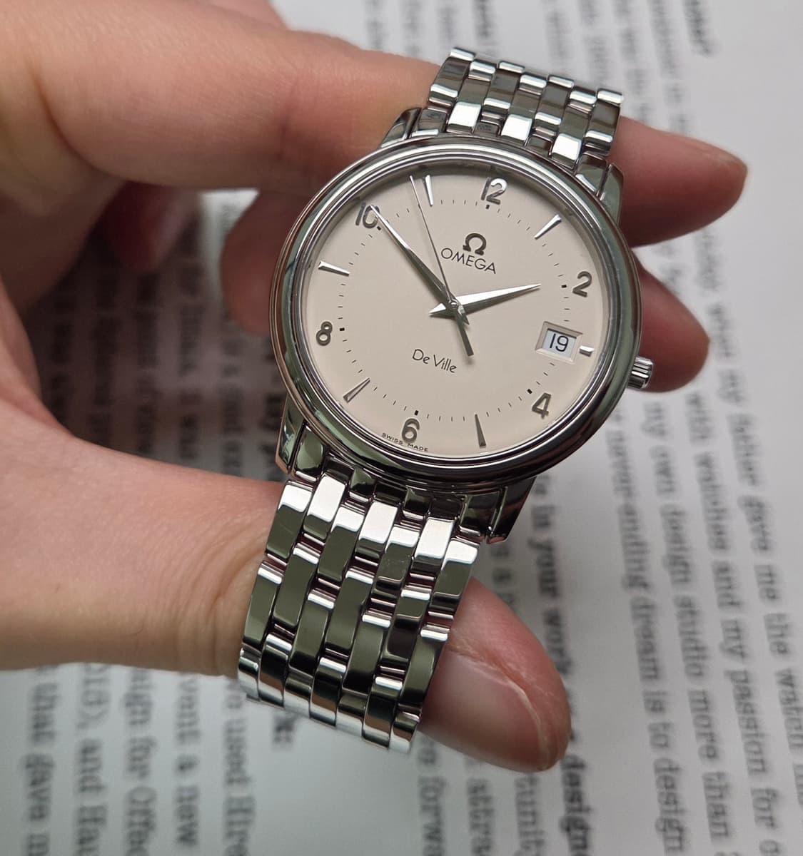 오메가 드빌 프레스티지 아이보리 아라빅 다이얼 쿼츠 브레이슬릿 ver. 상품이미지4