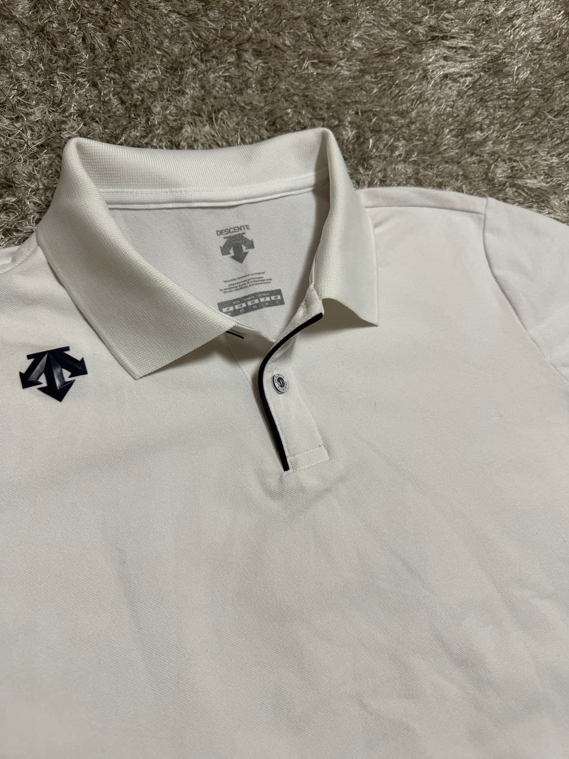 [95] 데쌍트 화이트 반팔 카라티 상품이미지1