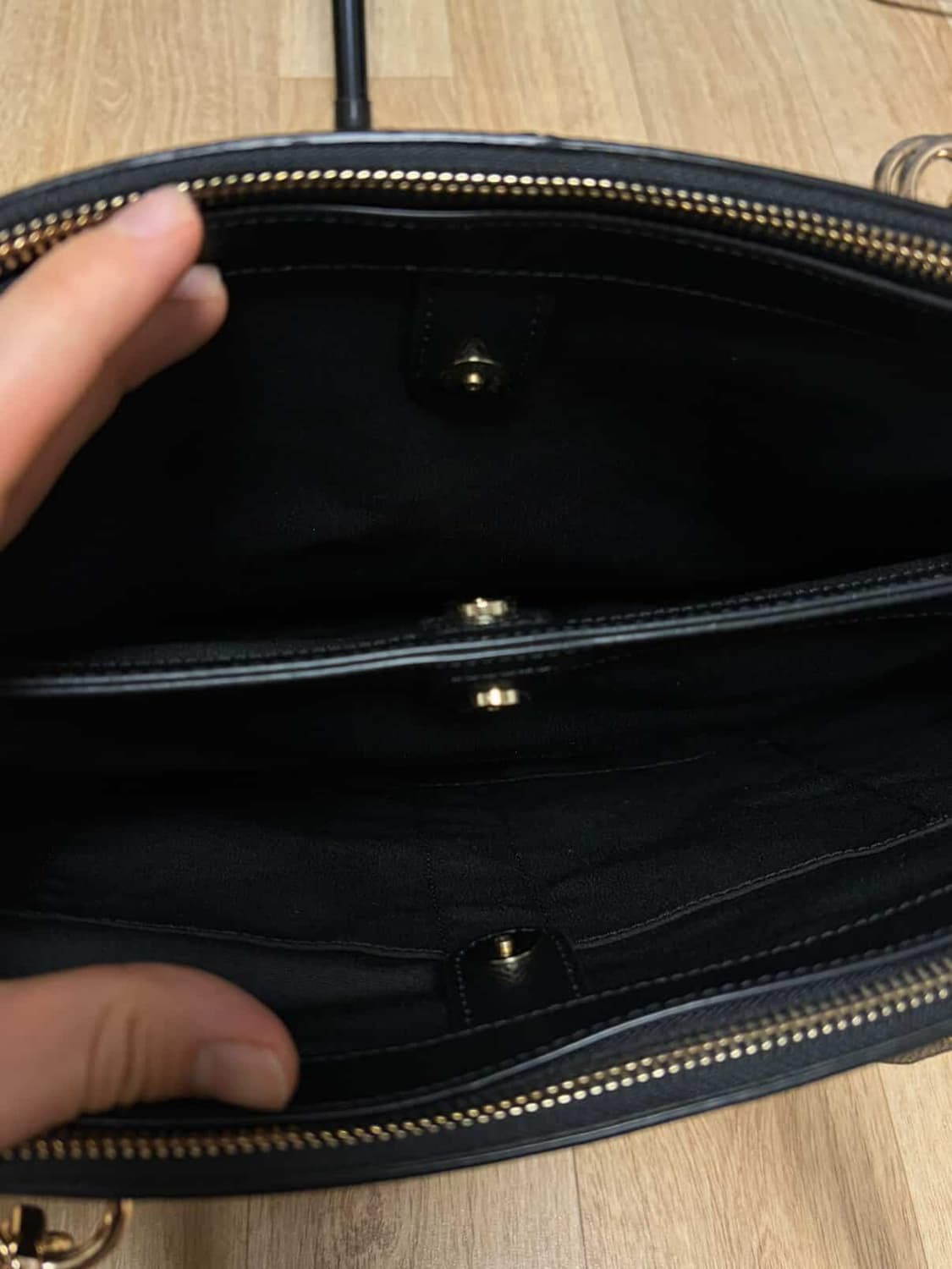 새상품 정품 코치 블랙 레더 숄더백 토트백 상품이미지4