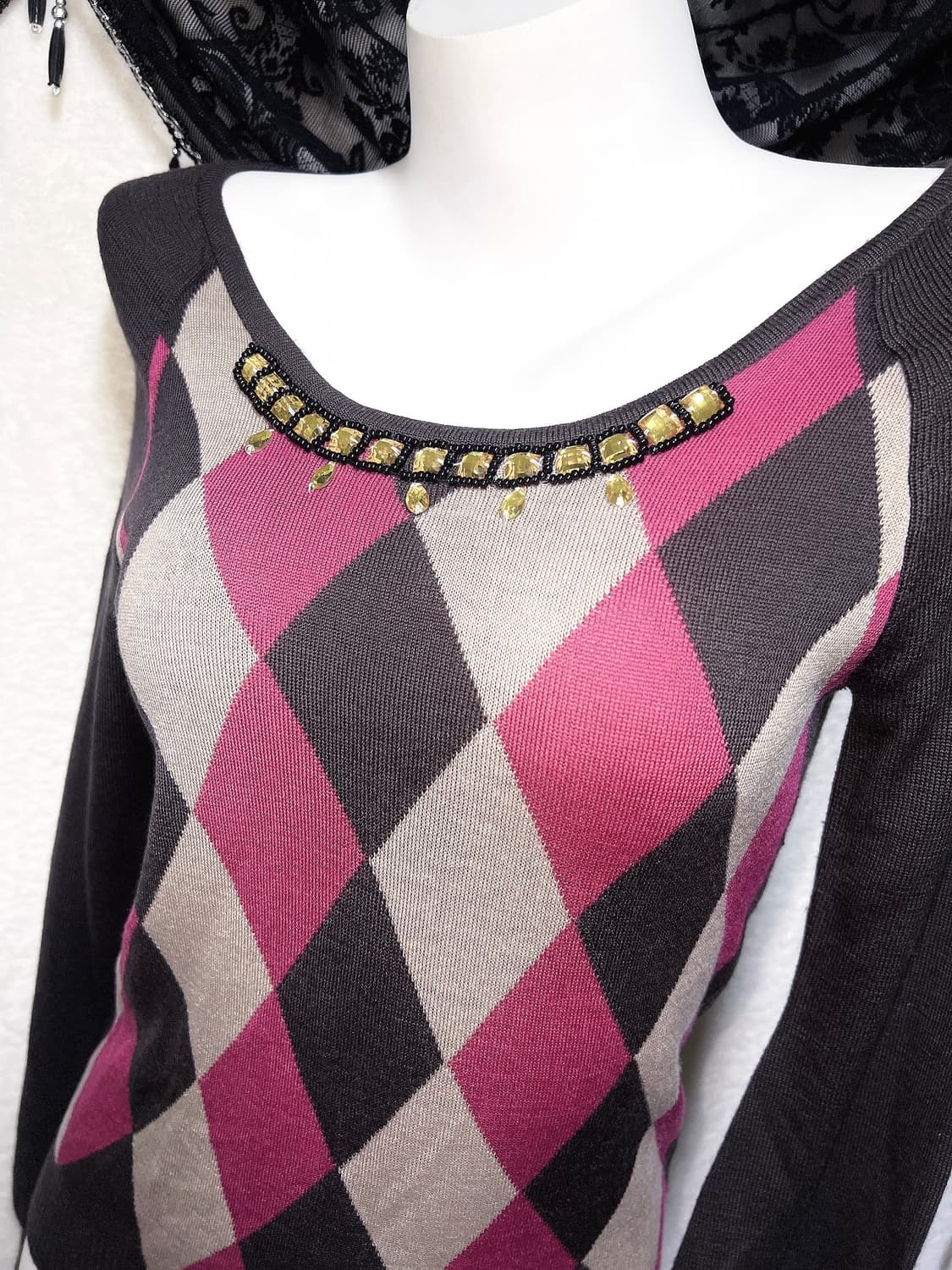 로맨틱갸루 큐빅비즈 아가일 체크 니트 로걀탑 라떼 너드 핀터 프레피 상품이미지4