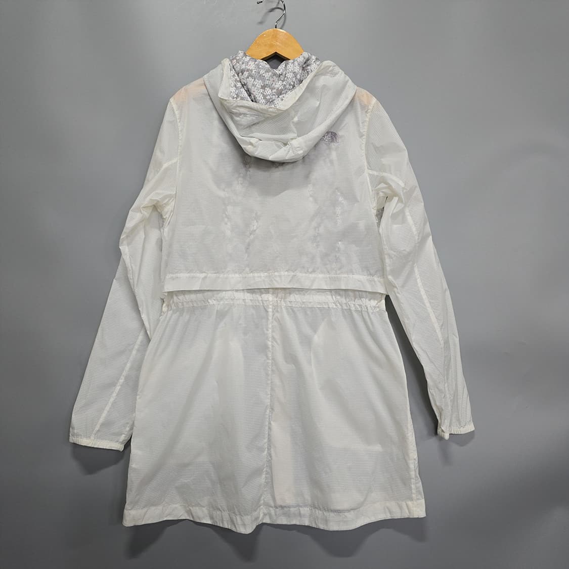 노스페이스(THE NORTH FACE) 화이트 바람막이 후드 집업 95 상품이미지2