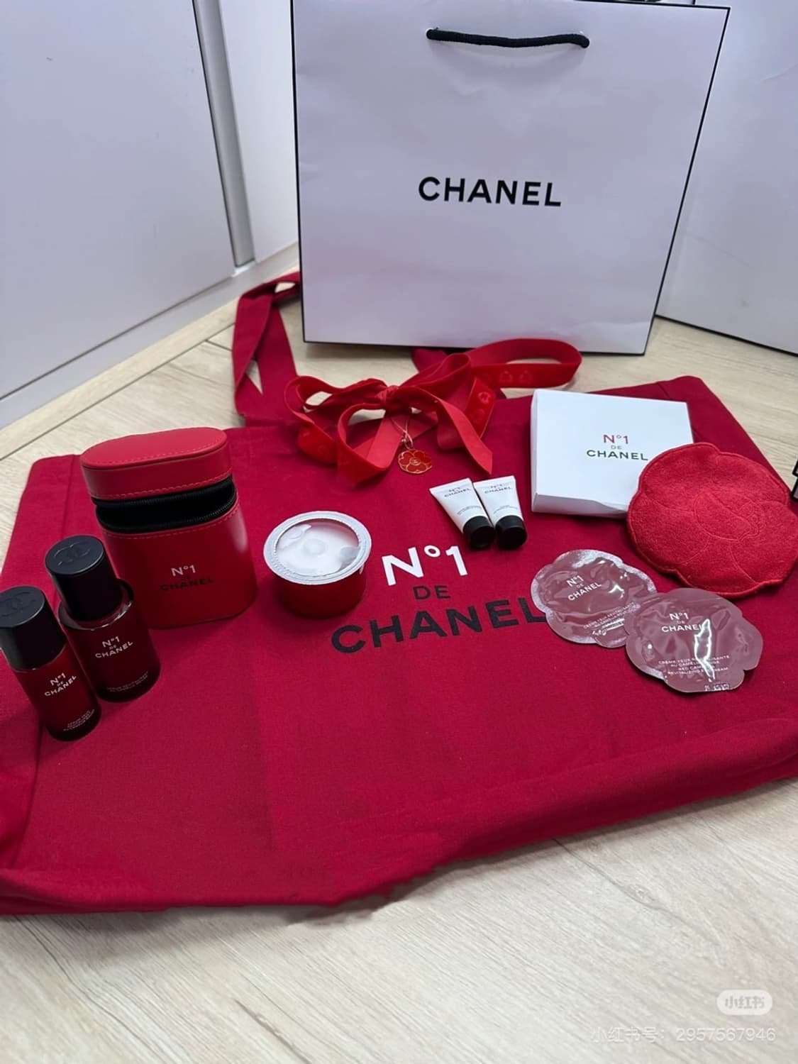 샤넬뷰티 NO.1 드샤넬 레드 에코백 상품이미지2