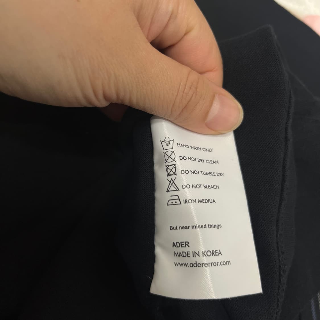ADER ERROR 아더에러 블랙 스티치 반팔 티셔츠 상품이미지4