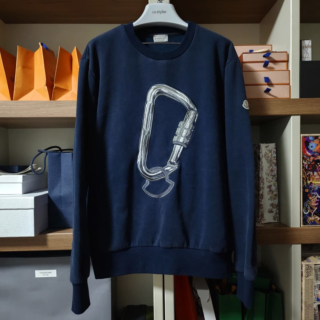 몽클레어 카라비너 자수 로고 맨투맨 XL 상품이미지1