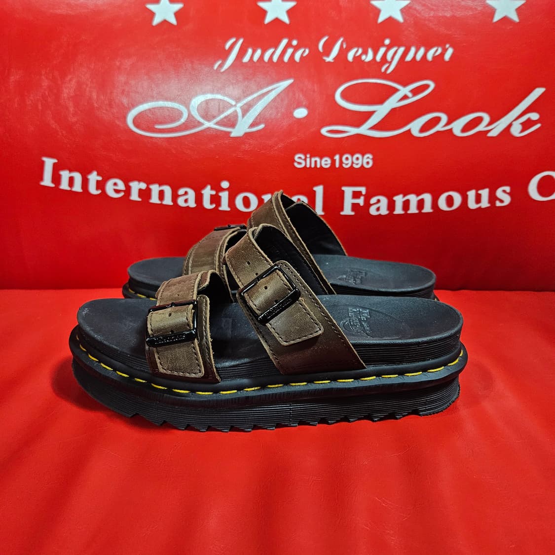 닥터마틴(Dr.Martens) 마일즈 브라운 샌들 39size 상품이미지1