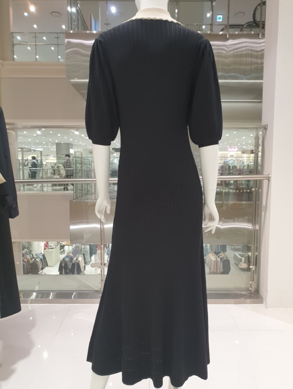 발렌시아(VALENCIA) 골드버튼 니트원피스 55-66 새상품 상품이미지2