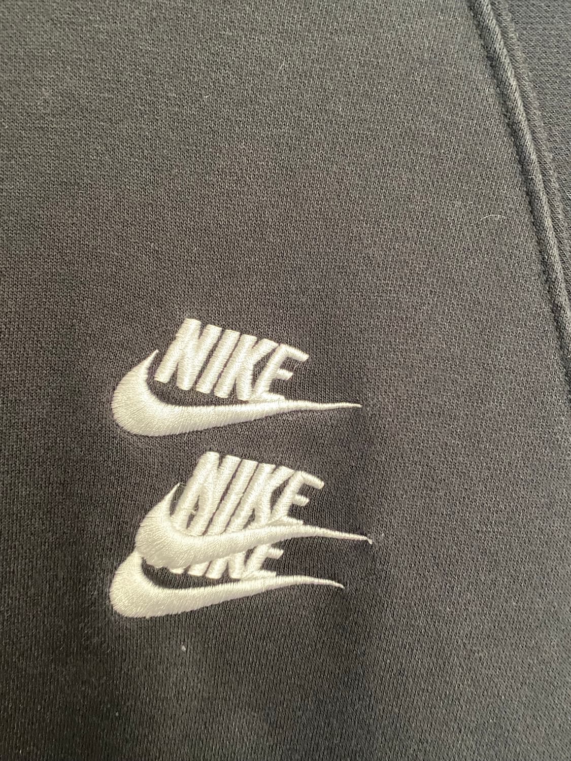 나이키 NSW 월드투어 프렌치 테리 크루넥 스웨트셔츠 블랙 상품이미지3