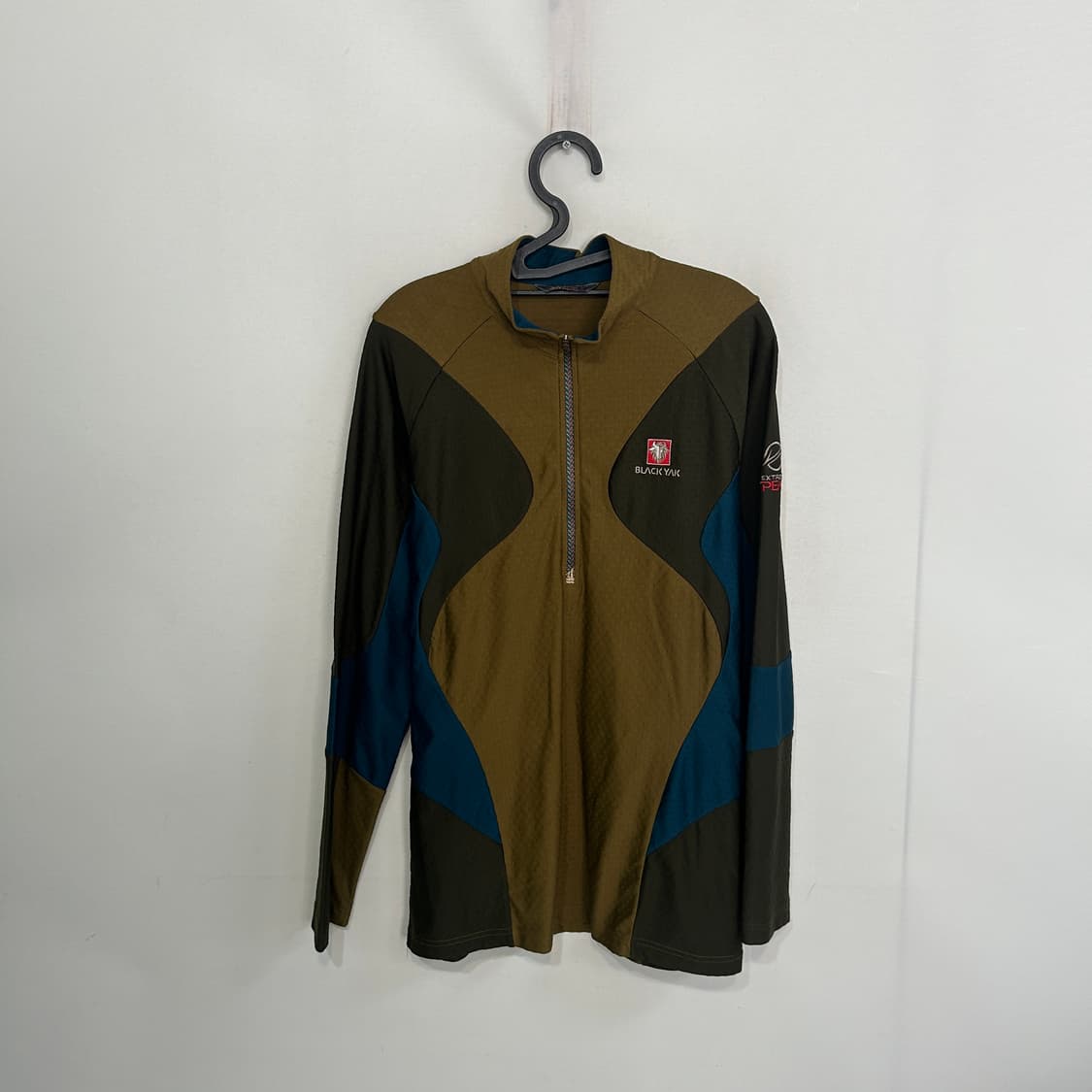 블랙야크 남성 반집업 티셔츠 100 상품이미지1