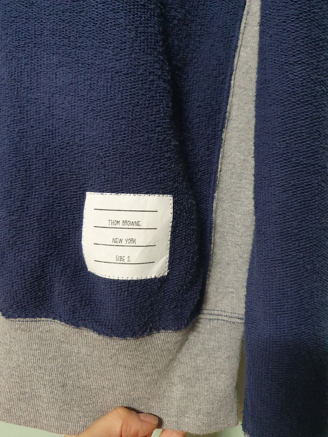 톰브라운 맨투맨 사이즈2 상품이미지4