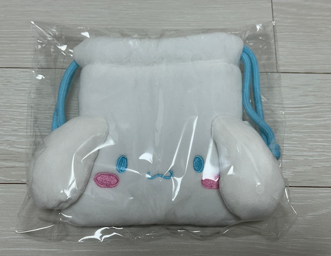 미쟝센 콜라보 시나모롤 파우치 상품이미지1