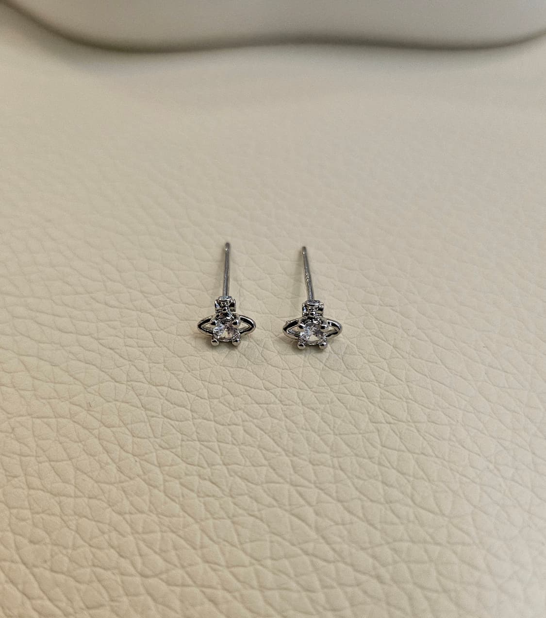 비비안웨스트우드 업사이클링 마이크로 미니 귀걸이 상품이미지1