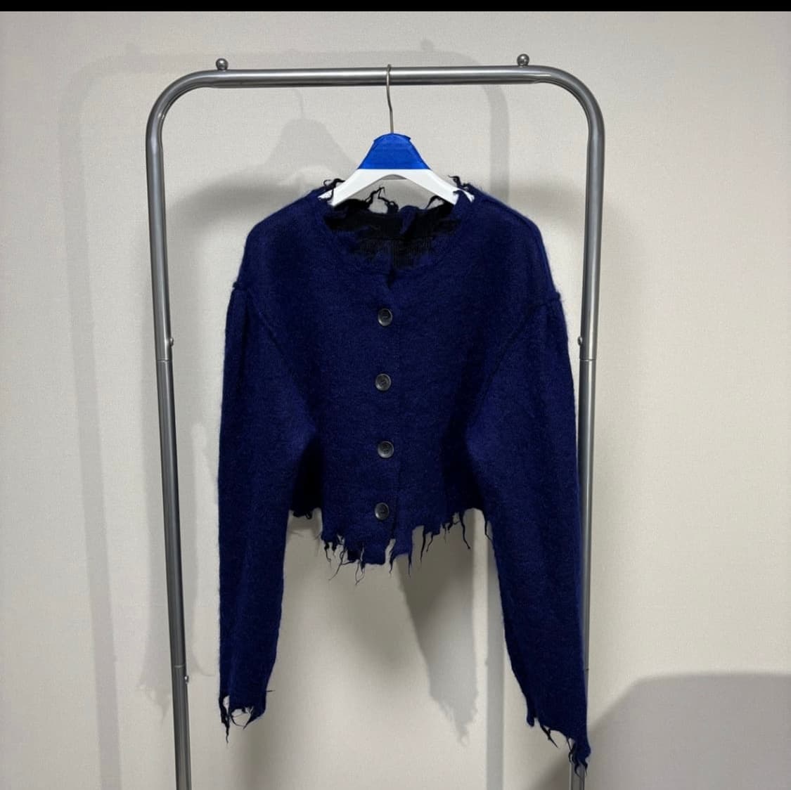 F) 퍼버즈 PERVERZE 모헤어 리버서블 데미지 가디건 상품이미지3
