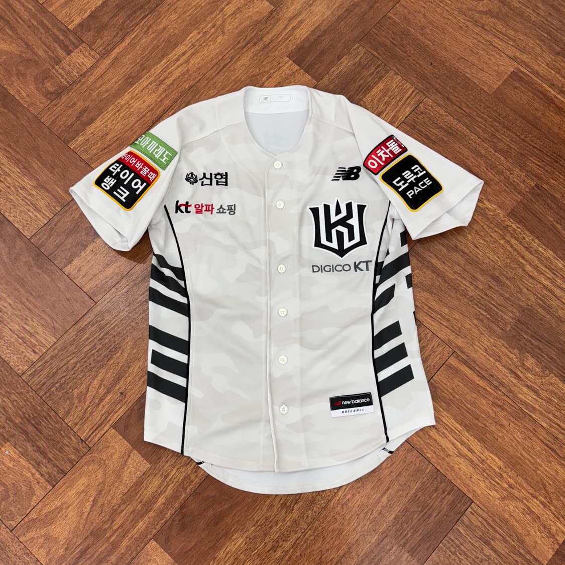 100 뉴발란스 KT위즈 밀리터리 어센틱 박병호 마킹 유니폼  상품이미지2