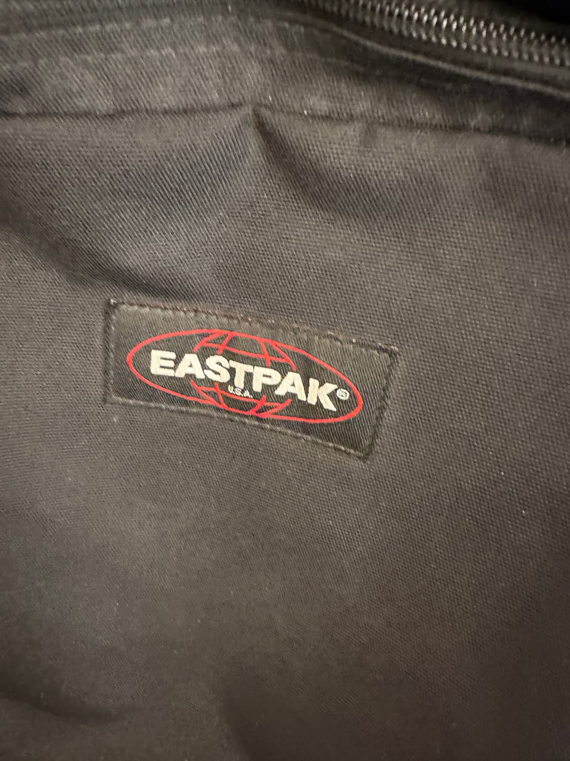 이스트팩 블랙 백팩 가방 프로바이더 상품이미지2