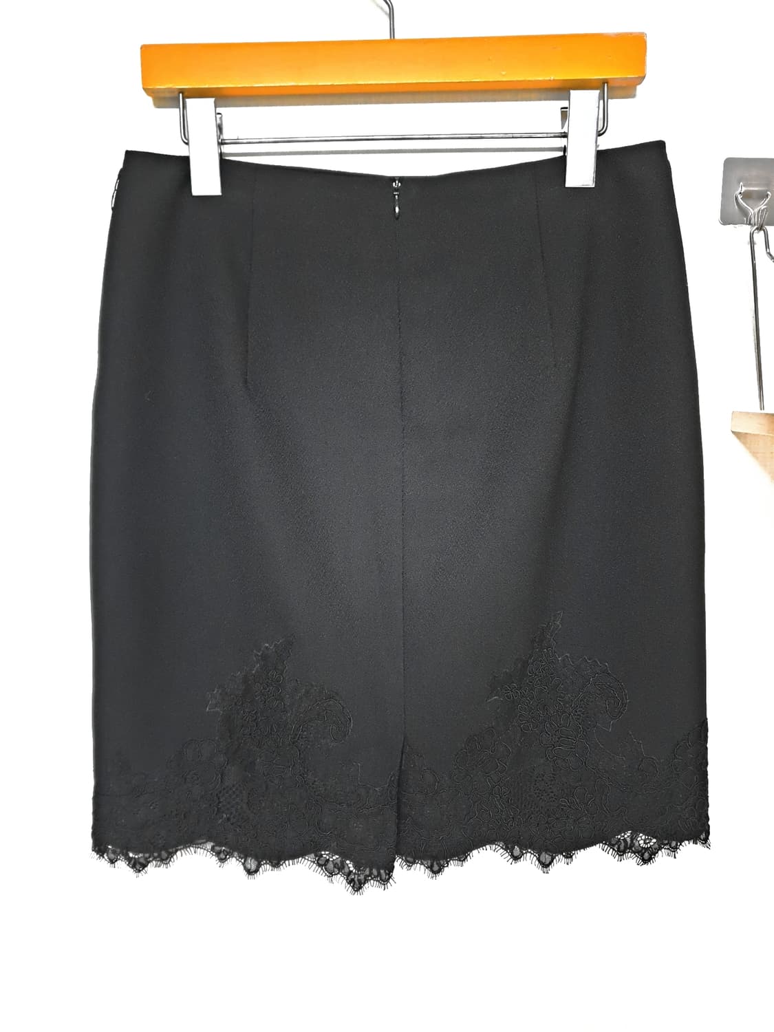 JIGOTT 정품 실크레이스 미디스커트 66 블랙 상품이미지2