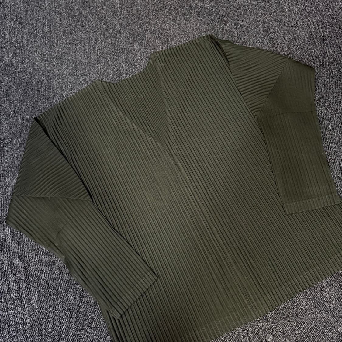 옴므플리세 카키 가디건 상품이미지5