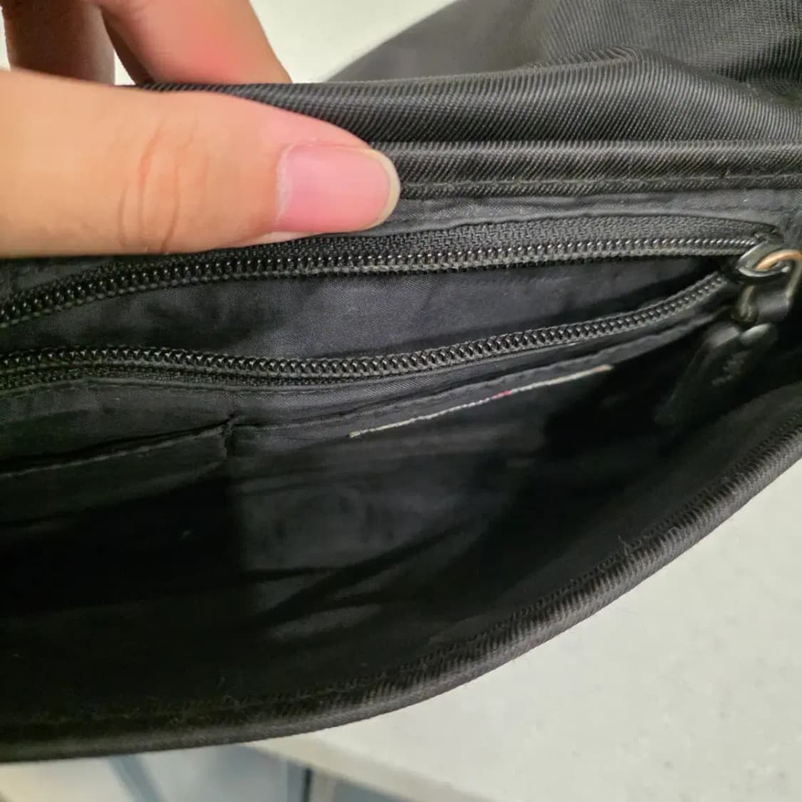 폴로진스 블랙 메신저백 상품이미지3