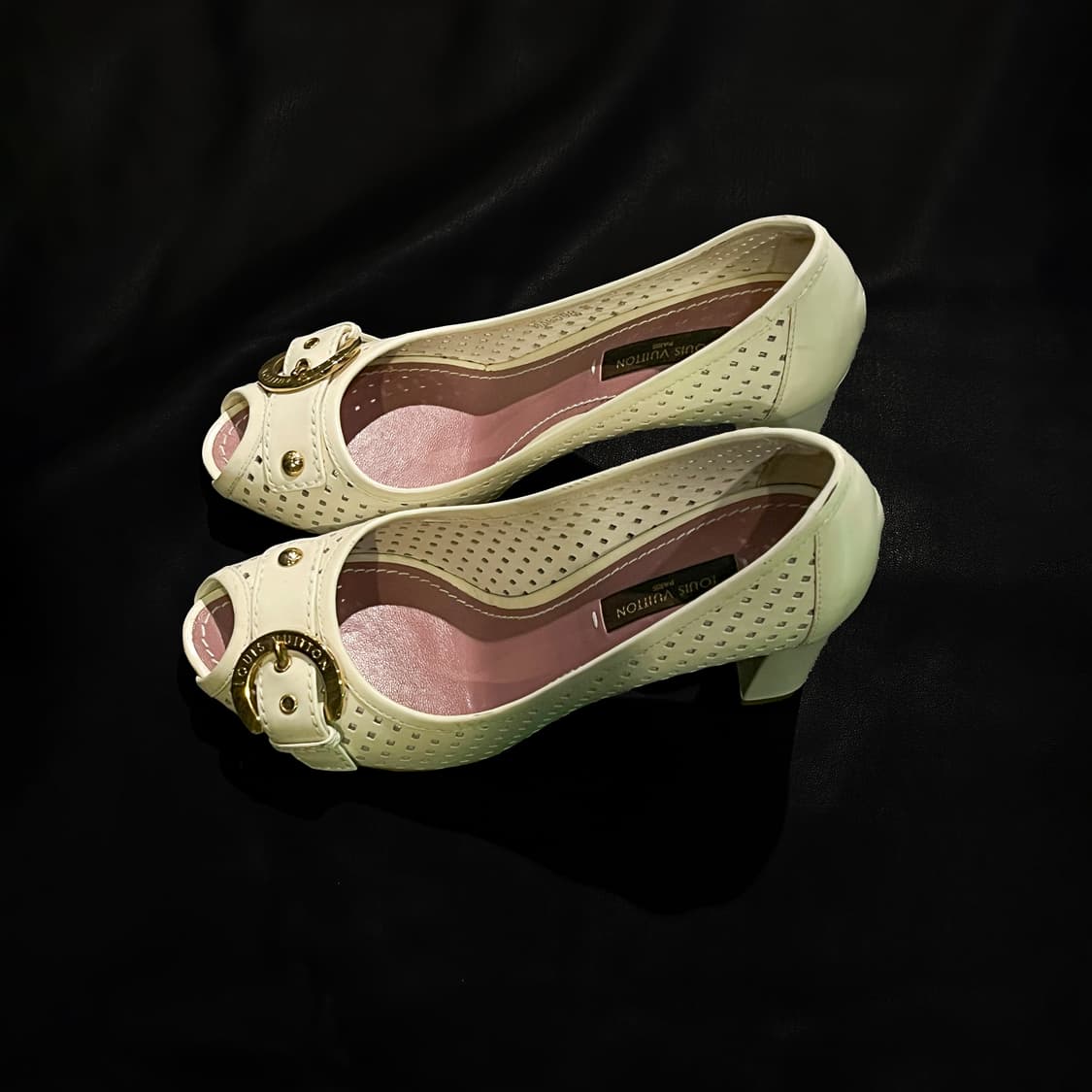 루이비통 화이트 청키힐 상품이미지4