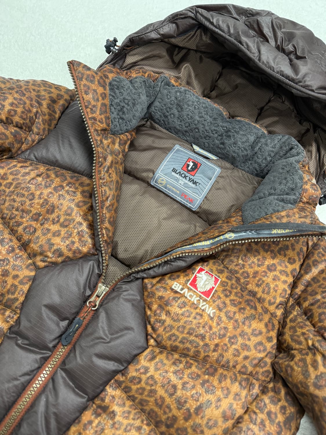블랙야크 레오파드 구스다운 상품이미지6