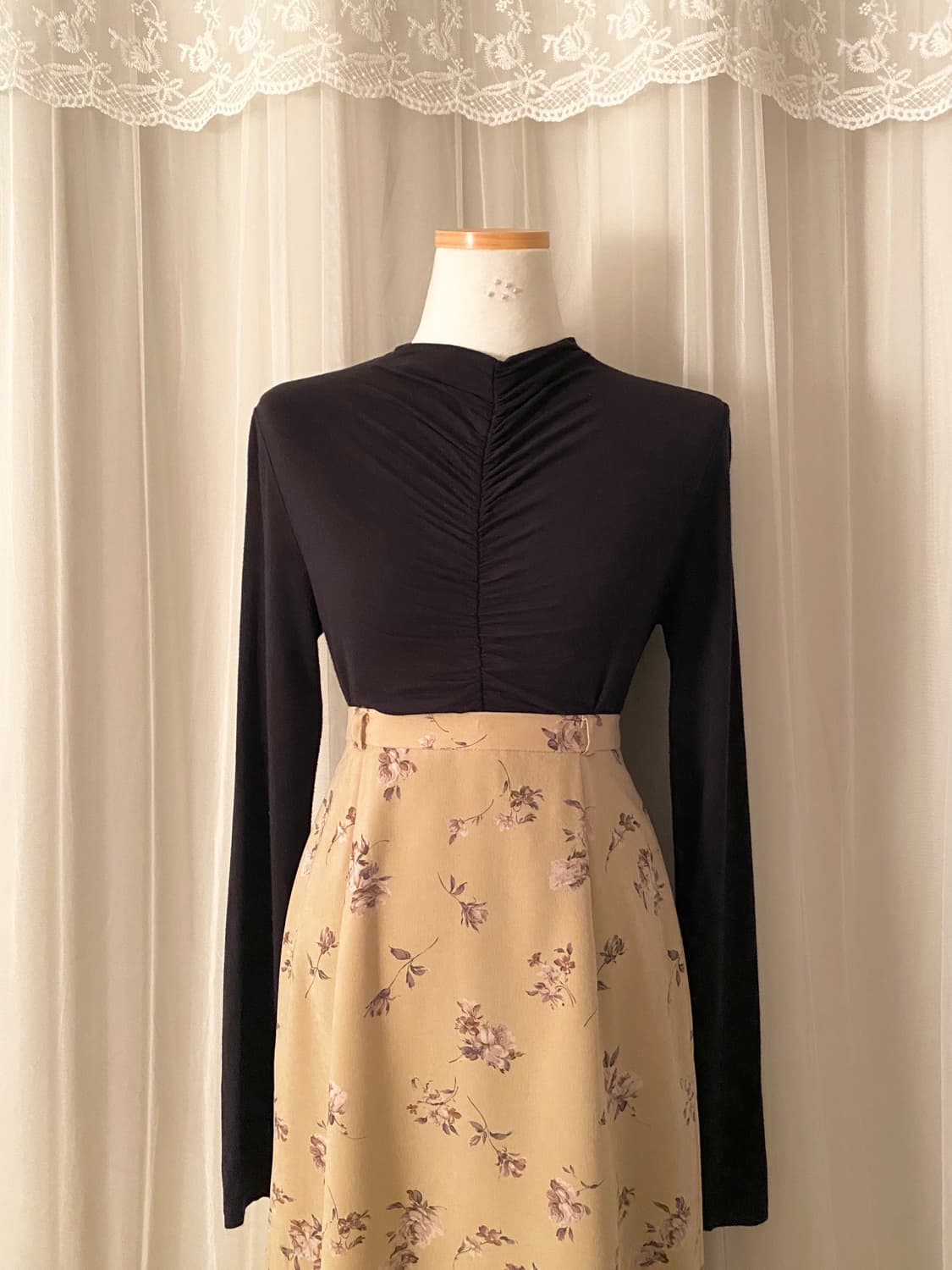 Black Shirring Turtleneck Top 상품이미지3