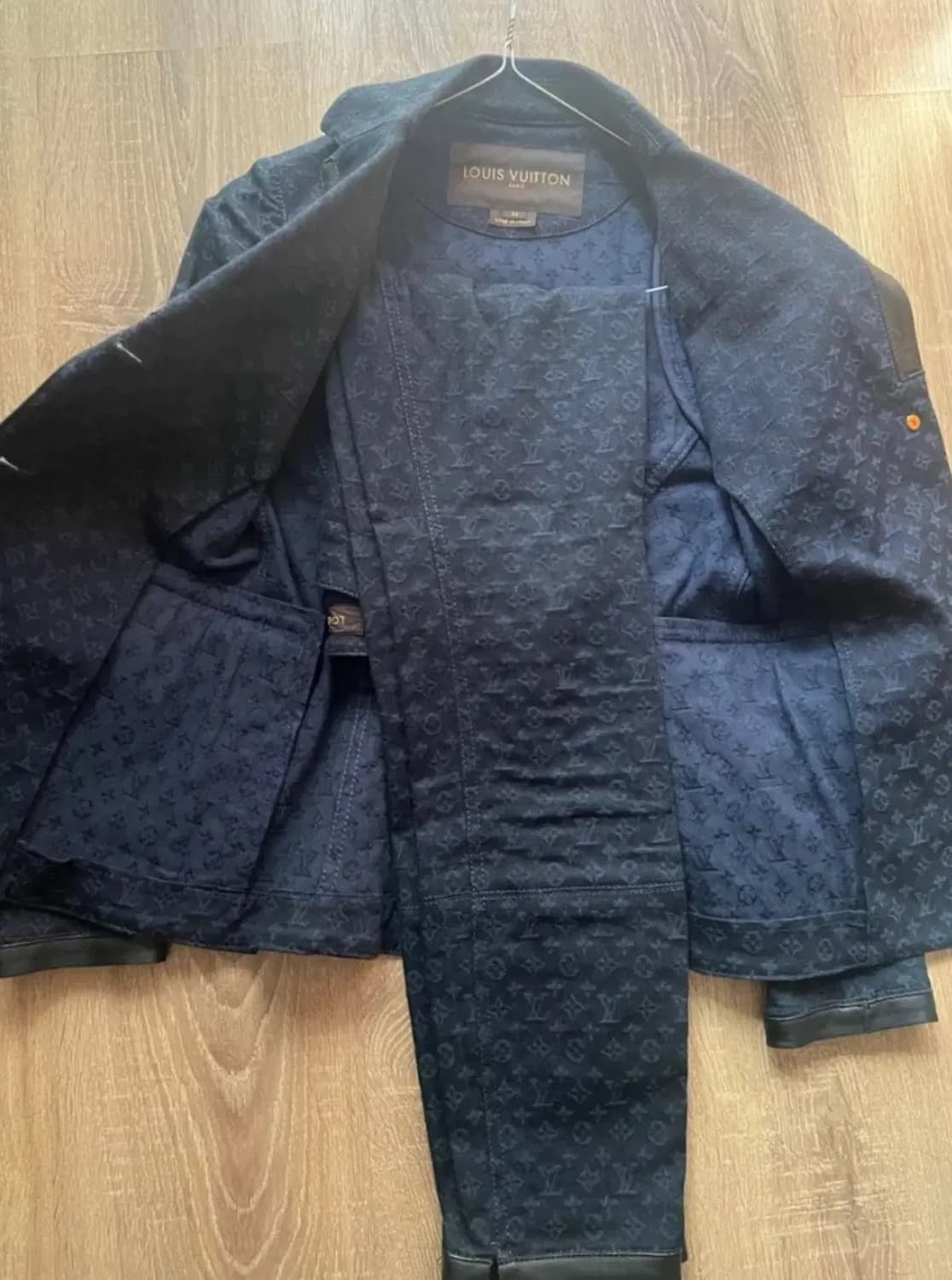 루이비통 모노그램 패턴 데님수트(코튼/디테일-레더)34 사이즈-해외발송 상품이미지7