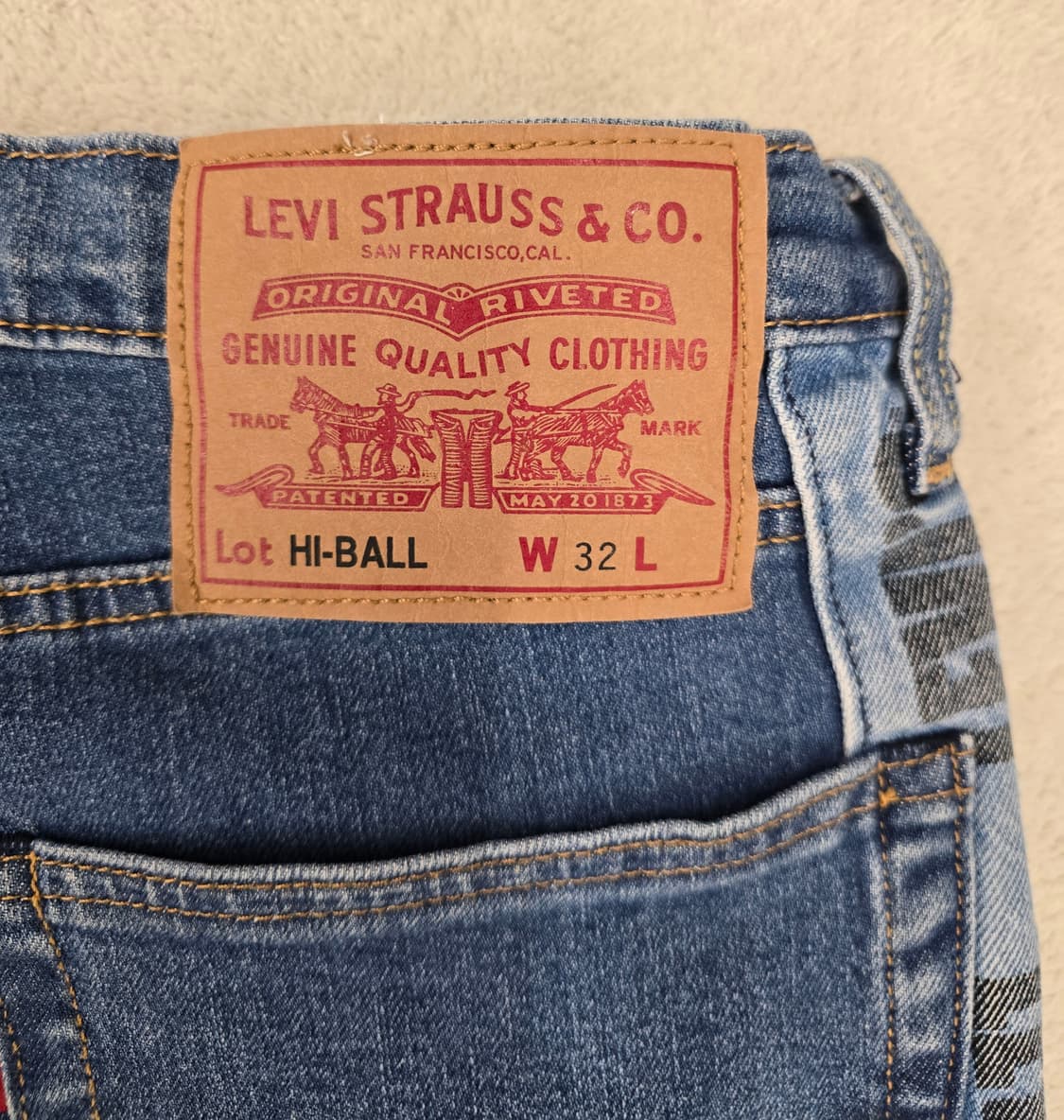 리바이스 프리미엄 하이볼 사이드패치
데님팬츠.   싸이즈 32 상품이미지5