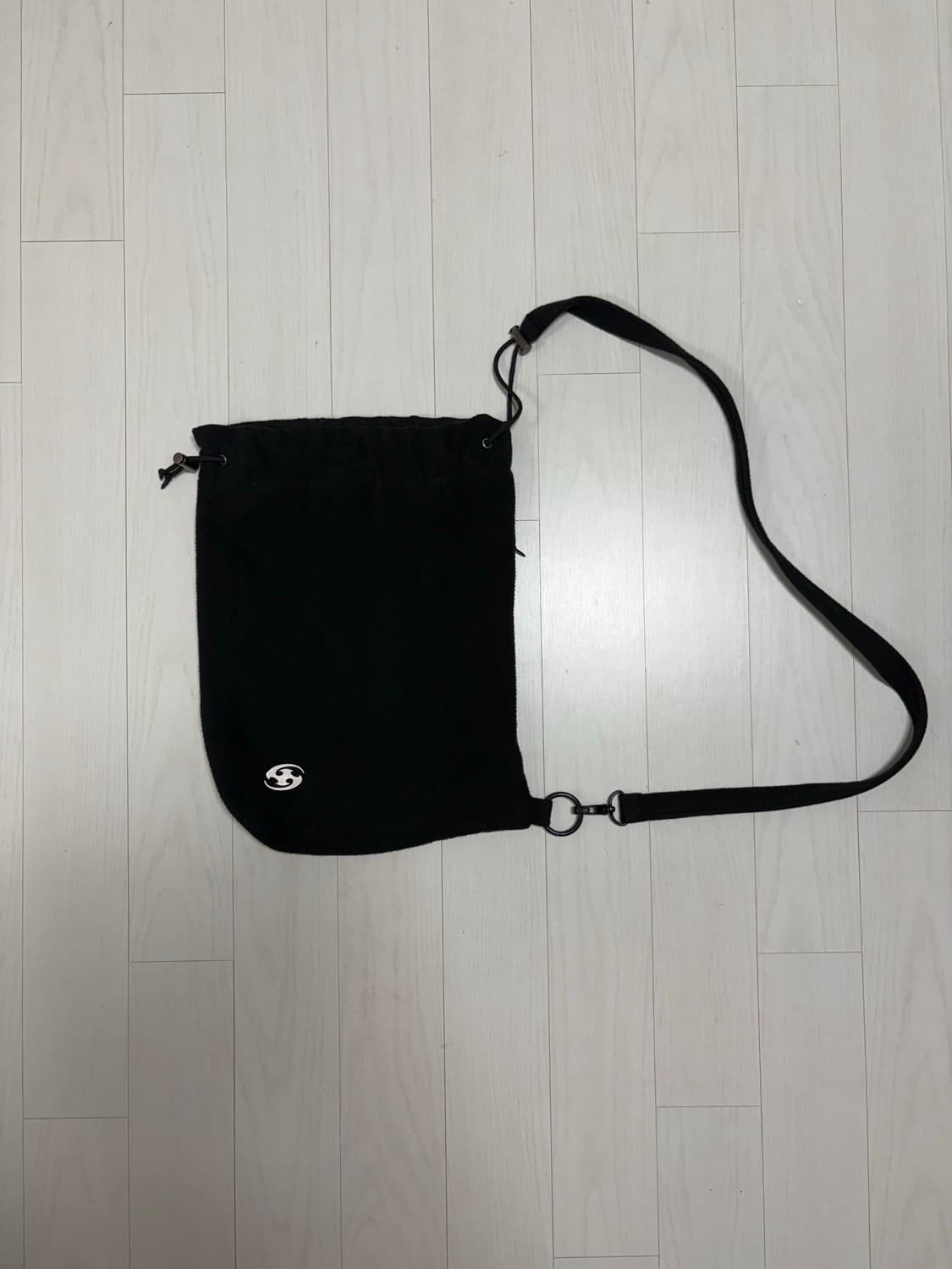 산산기어 21fw 플리스백 블랙 상품이미지1