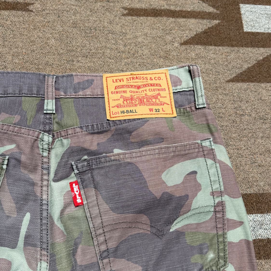 리바이스 백사틴 카모 하이볼 팬츠 32 상품이미지6