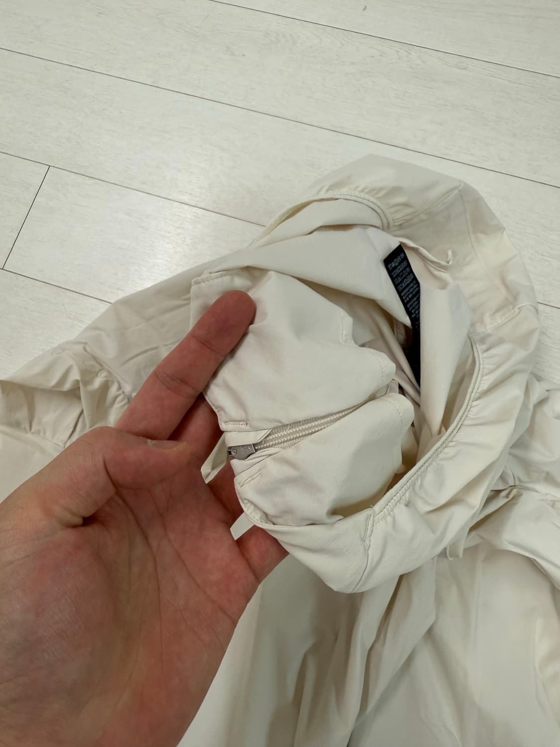 룰루레몬 패스트 앤 프리 자켓 M 사이즈  2회착 후 보관  사진찍고는  상품이미지3