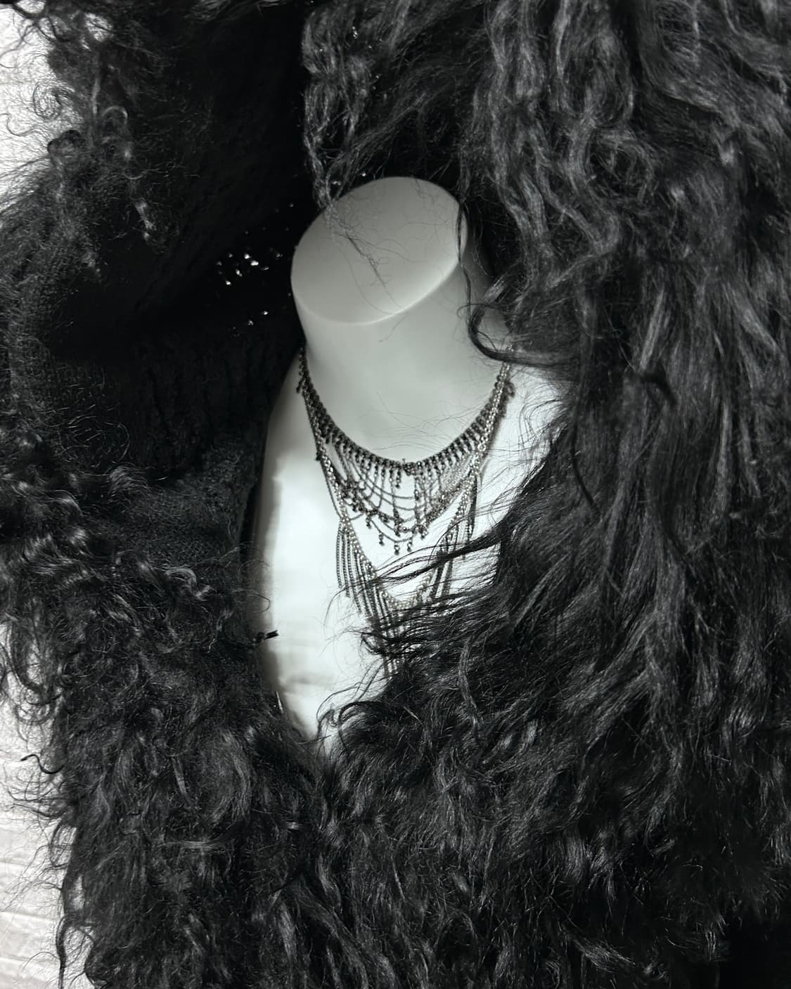 Iro 롱 드레이프 퍼 후드 가디건 상품이미지4