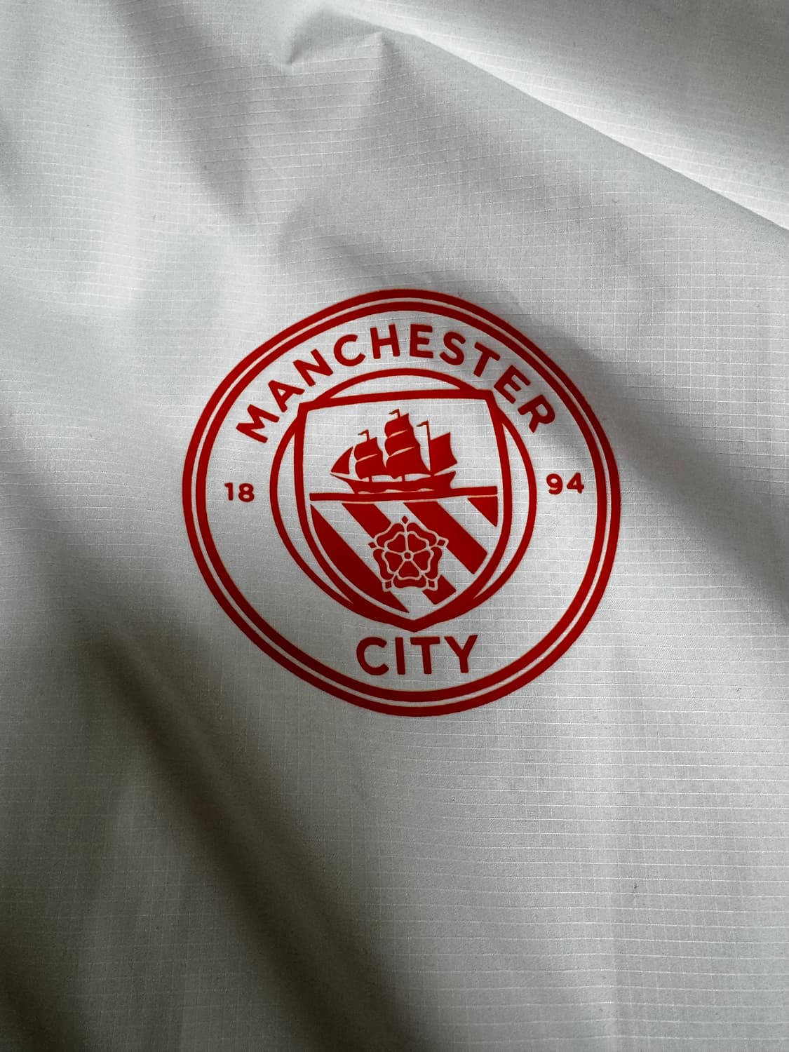 미사용 정품 푸마 맨체스터 시티 프리매치 우븐 앤섬 자켓 화이트 오버진 상품이미지2