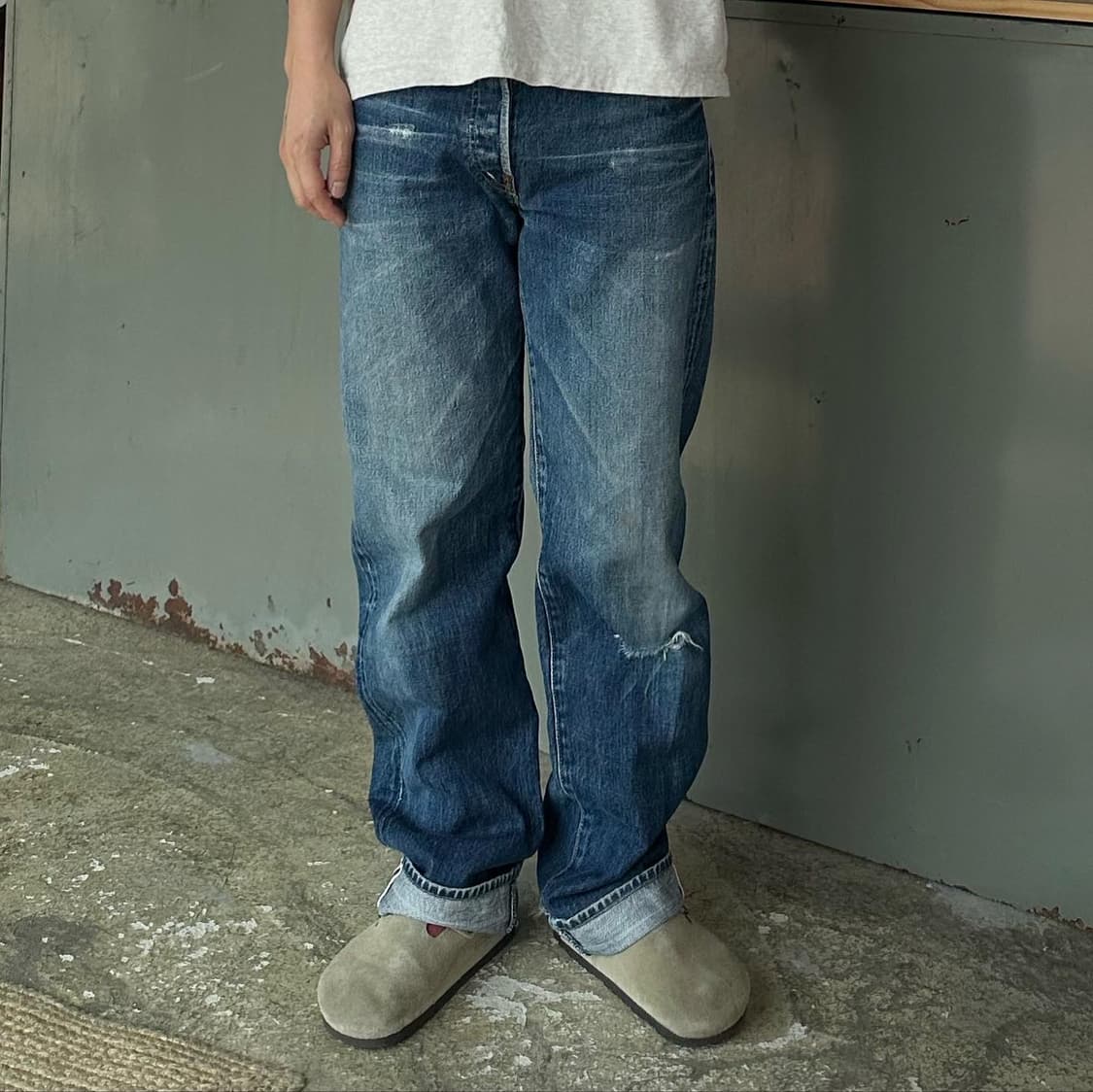 (착용컷) 리바이스 702 빅E 셀비지 진 (30) 상품이미지3