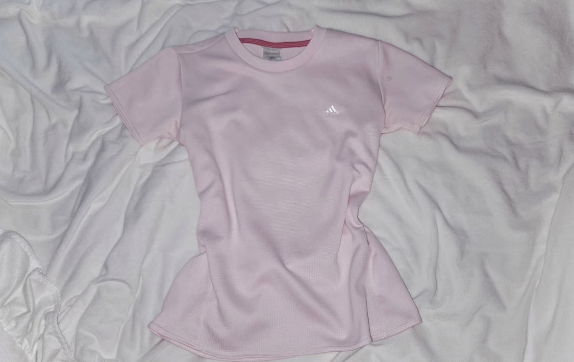 아디다스 딸기우유 핑크 반팔 stc진리 리즈리사트랄라라젤라또피케우사미미 상품이미지1