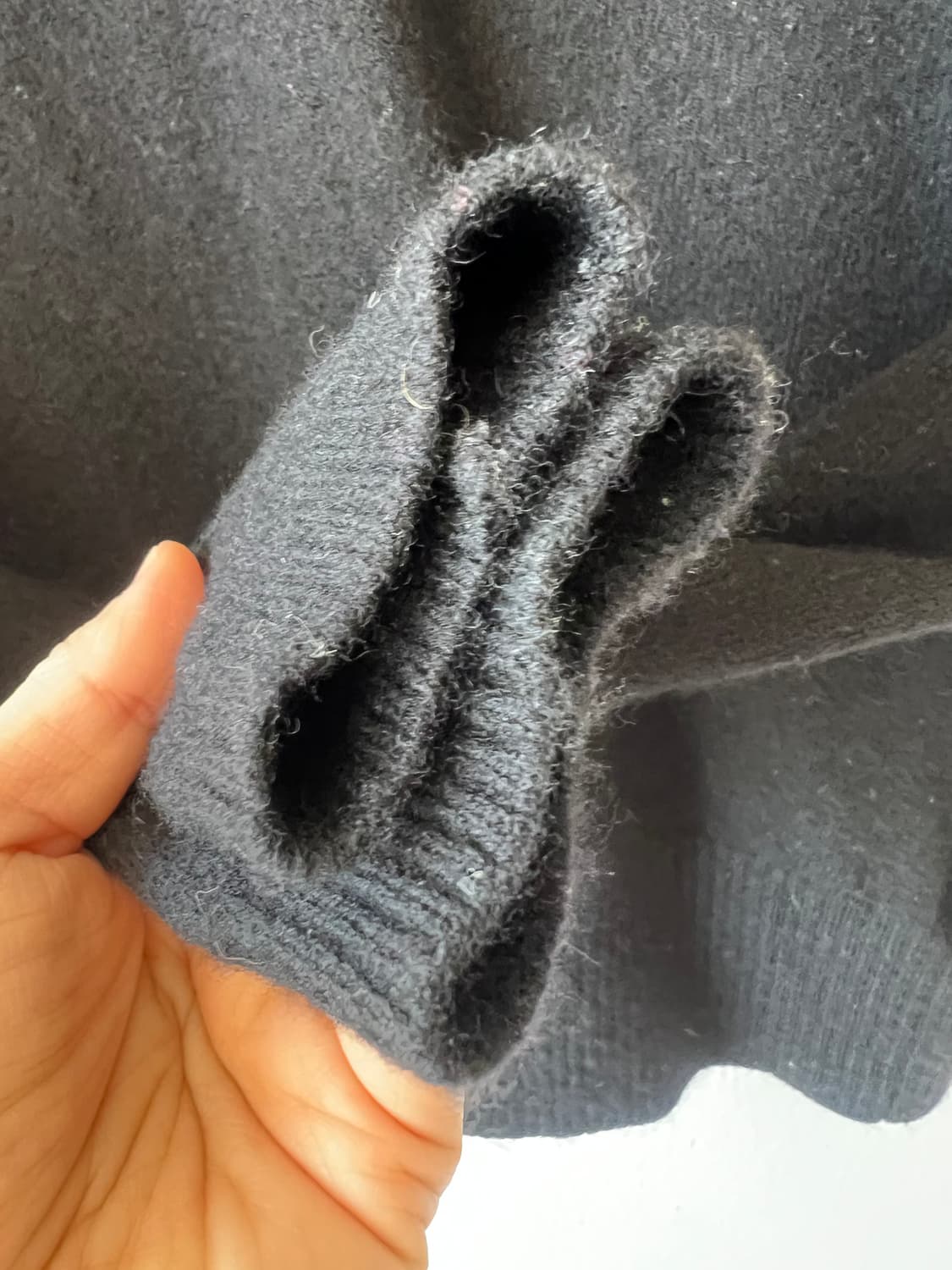 버버리 블루라벨 여성 블랙 브이넥니트 울니트  상품이미지4