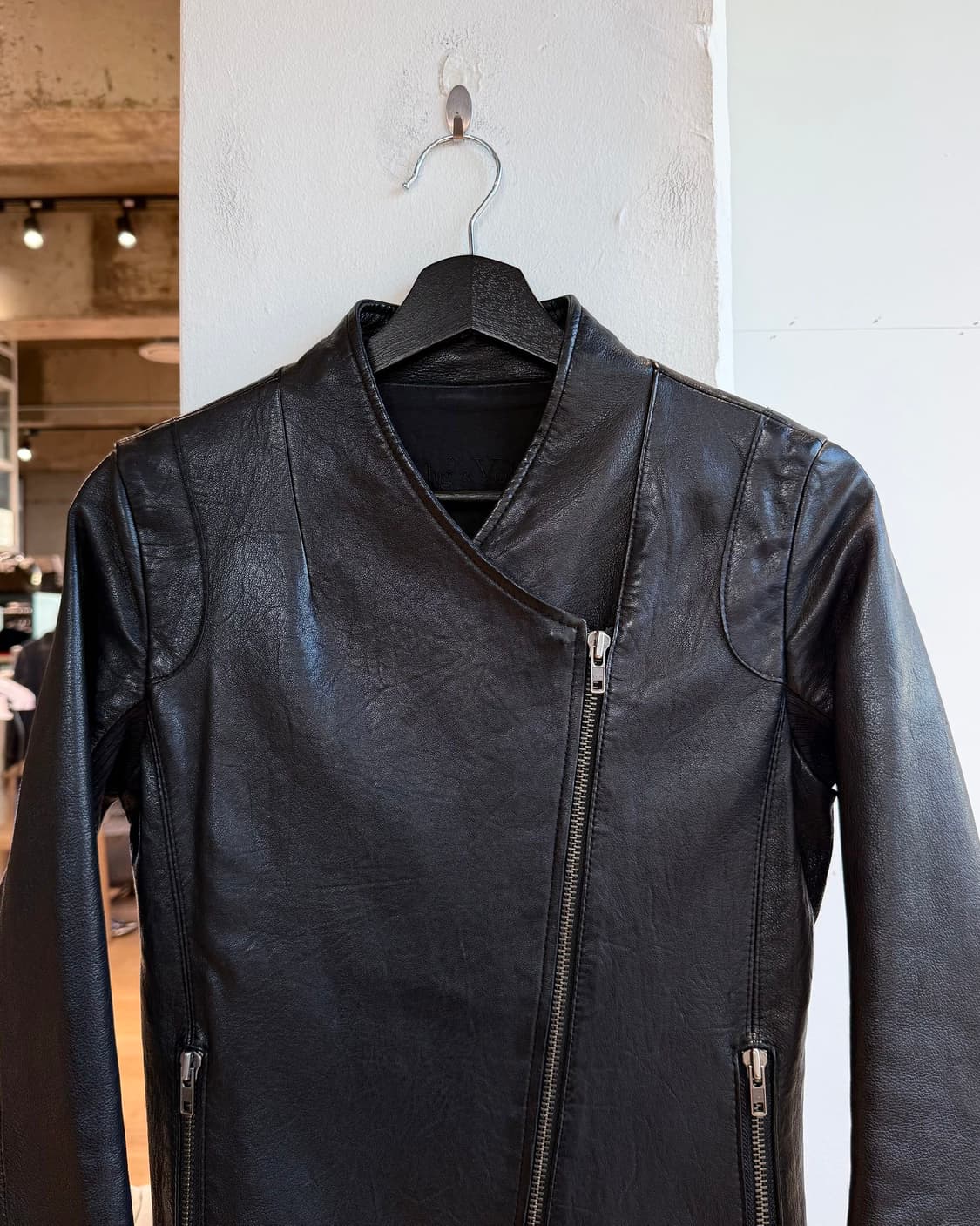 쟈딕 앤 볼테르 블랙 쉽스킨 스터드 버이커 자켓 상품이미지3