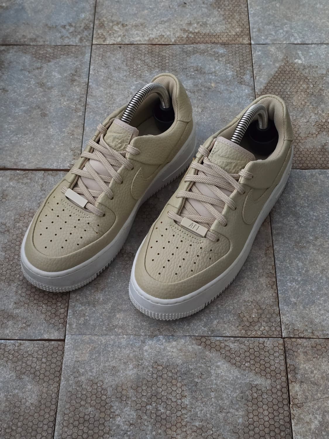 (225)나이키 에어포스 1 세이지 로우 2 데저트 오어 상품이미지1