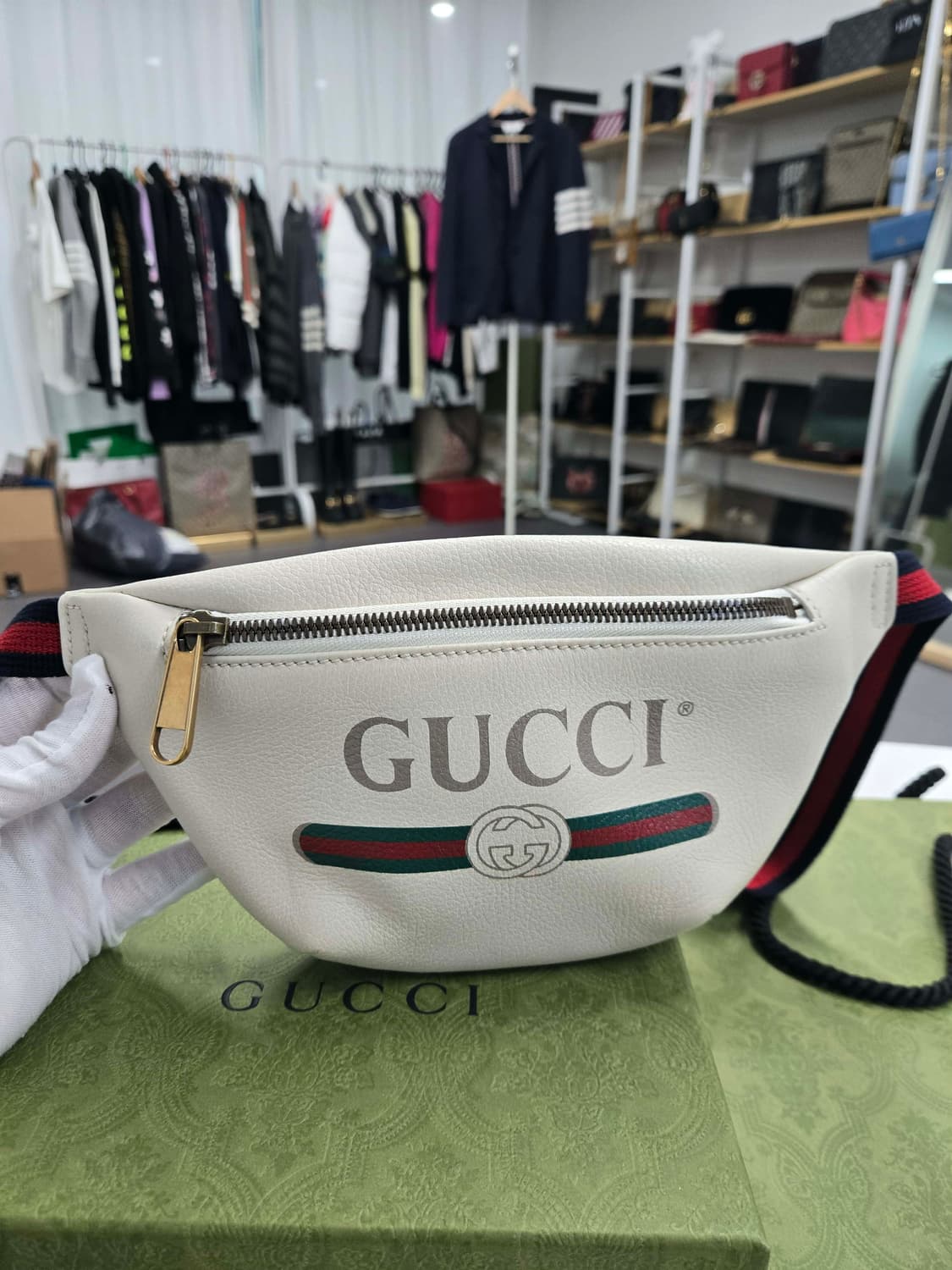 [40%할인] 구찌 띠로고 벨트백 힙색 상품이미지1