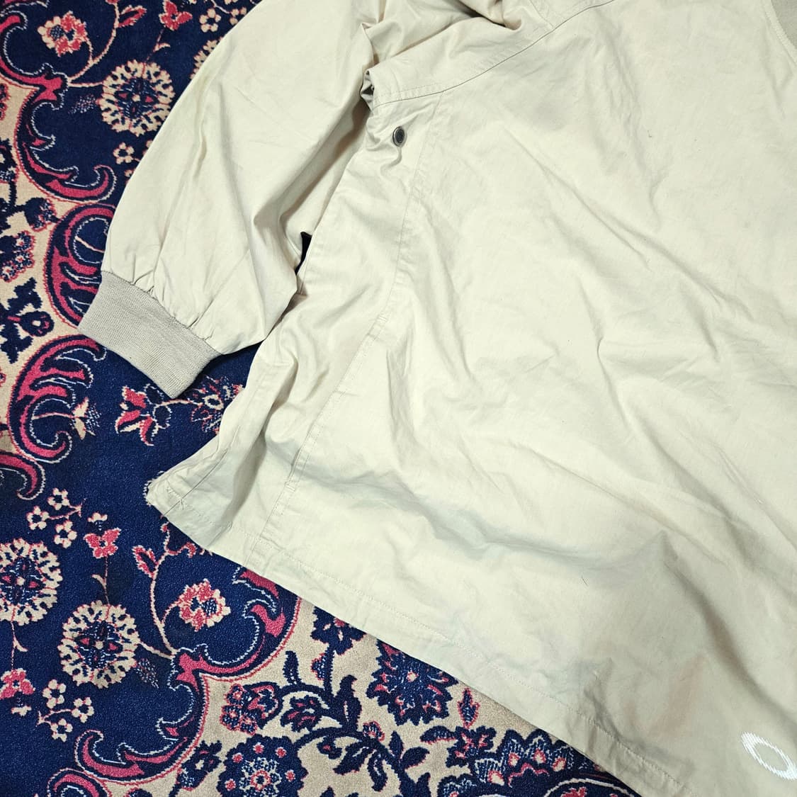 오클리(OAKLEY) 베이지 브이넥 나일론 웜업 M 상품이미지3