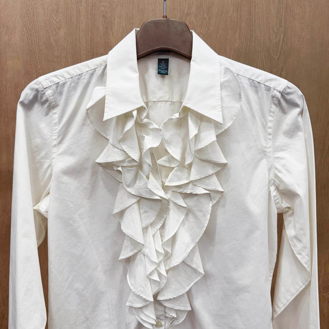 랄프로렌 코튼 셔츠 블라우스 프릴 러플 버튼 디테일 슬림핏 화이트 상품이미지4