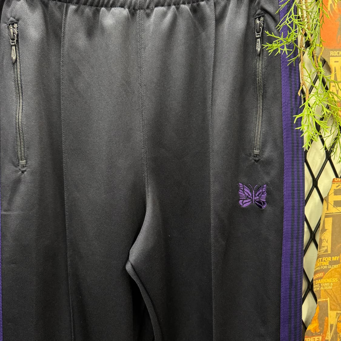 니들스 빈티지 사이드 트랙 팬츠 나비 자수 포인트 퍼플 블랙 배색 상품이미지5