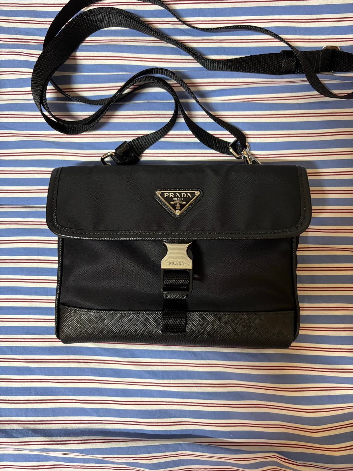 프라다 리나일론 및 사피아노 가죽 스마트폰 케이스 상품이미지1