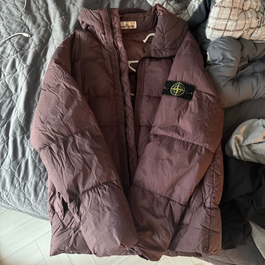 L 19fw 스톤아일랜드 크랭클랩스 패딩 로즈쿼츠 상품이미지2