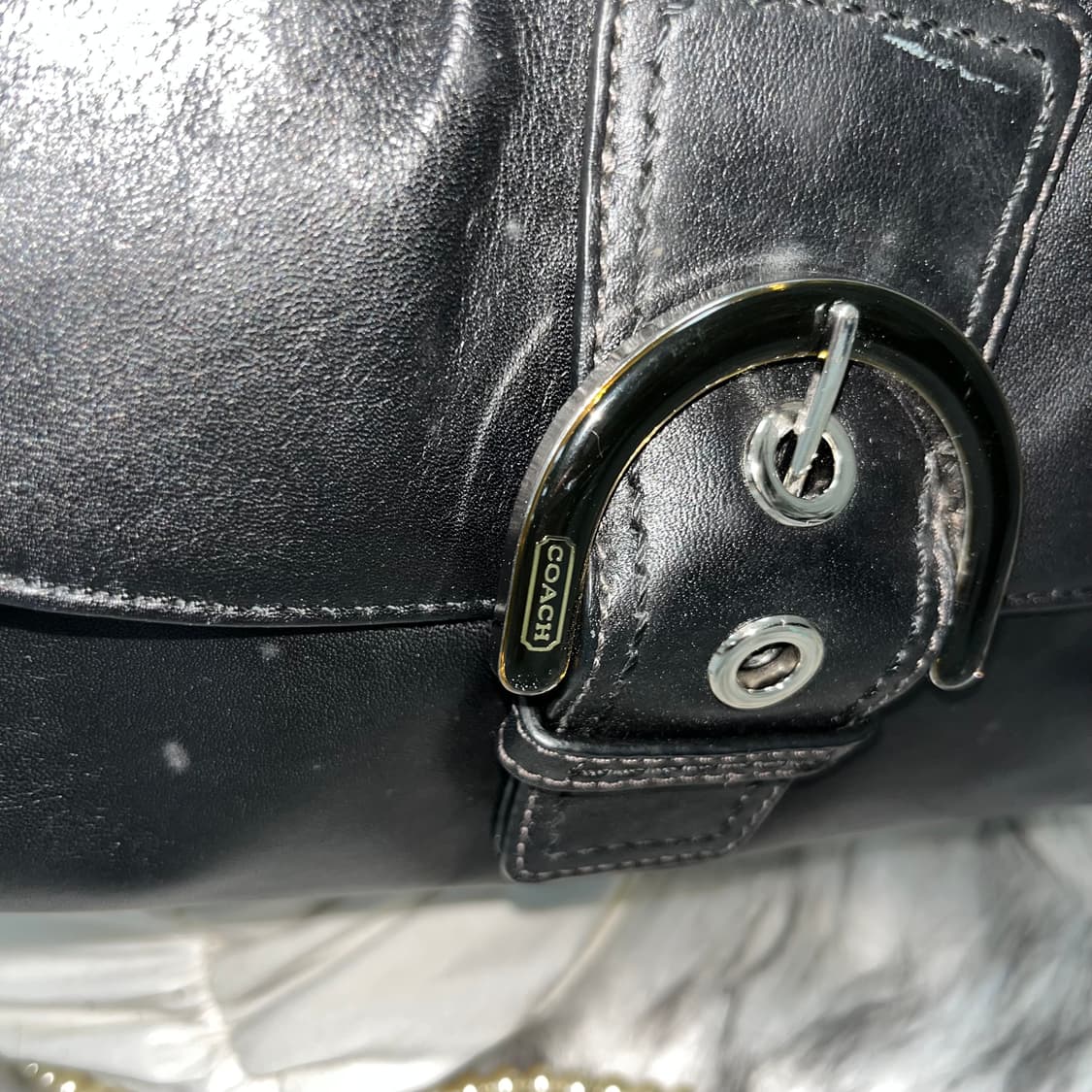 Coach 블랙 숄더백 상품이미지3