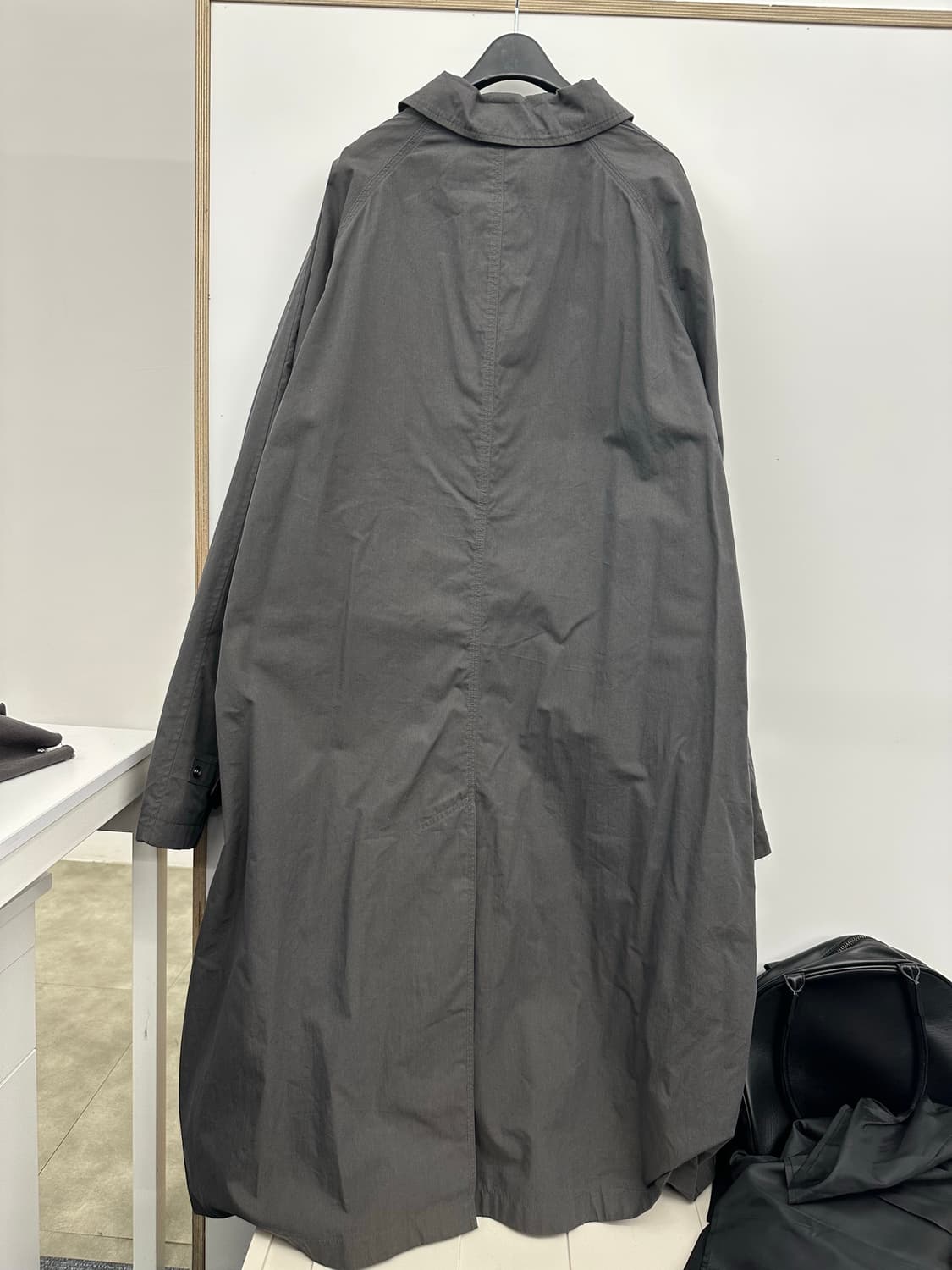 무탠다드 시티 레저 오버사이즈 발마칸 트렌치 코트(그레이) 상품이미지2