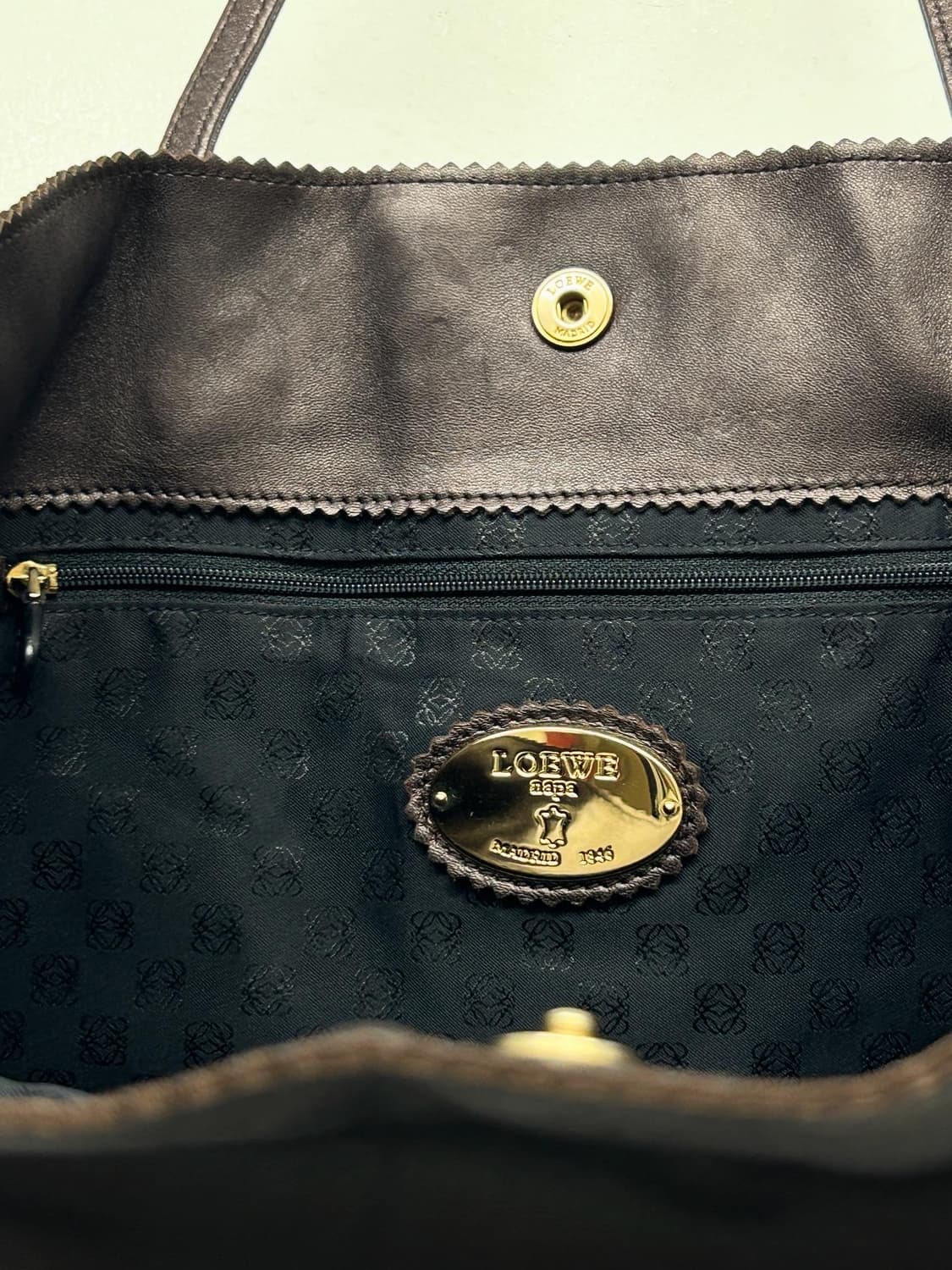 LOEWE 로에베 다크브라운 백 상품이미지5