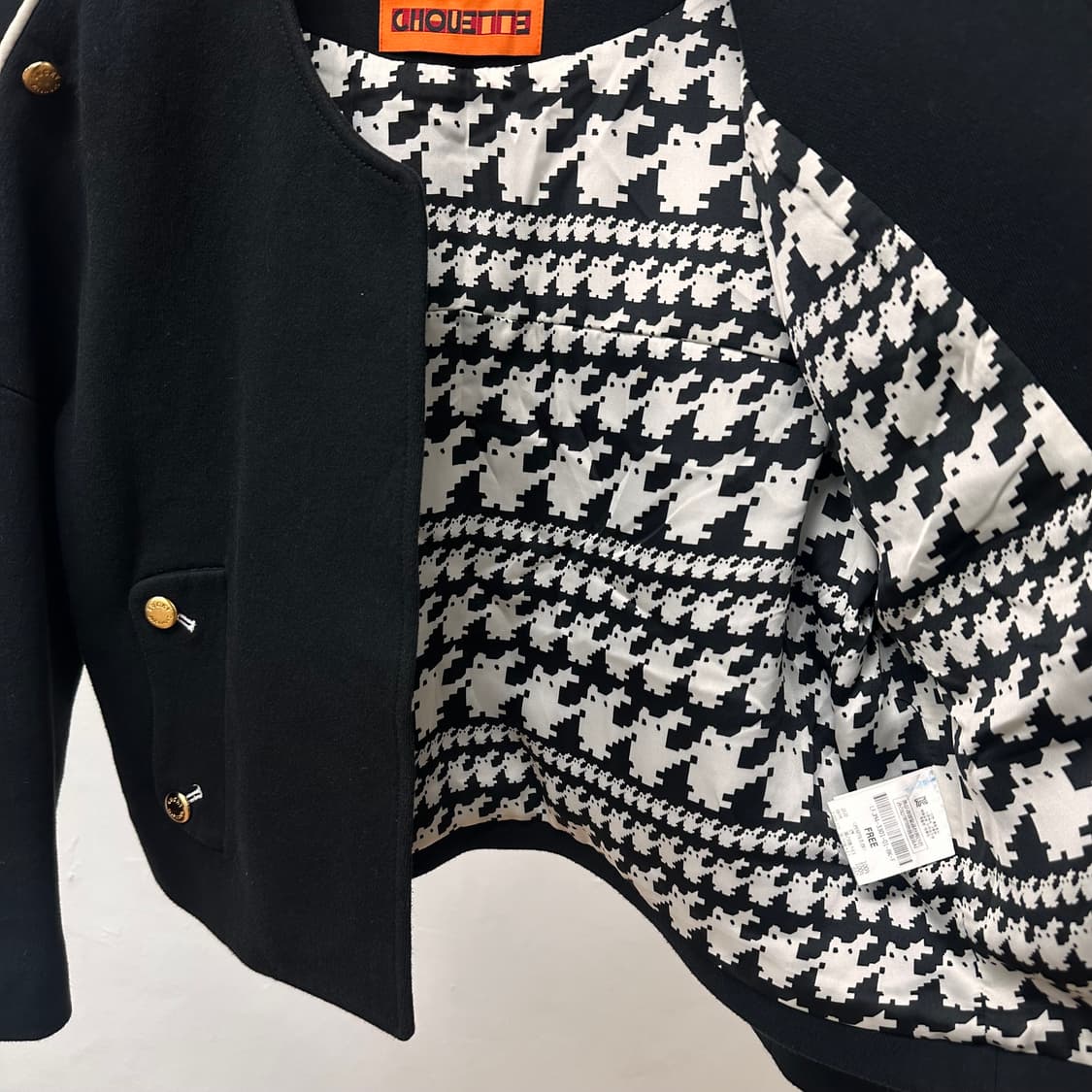 럭키슈에뜨 블랙 라운드 금장 단추 자켓 J41 상품이미지5